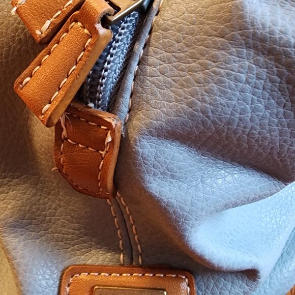 Nine West light Blue Hobo Shoulder bag with makeup bag and wristlet - Picture 2 of 5